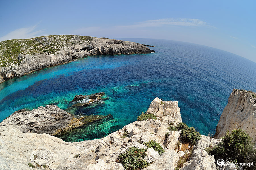 Zakynthos. Fantastyczna woda w Porto Limnionas. - foto: wnieznane.pl Zakynthos. Fantastyczna woda w Porto Limnionas. - foto: wnieznane.pl