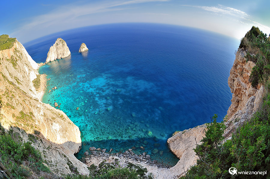 Zakynthos. Wspaniałe klifowe wybrzeże Keri. - foto: wnieznane.pl Zakynthos. Wspaniałe klifowe wybrzeże Keri. - foto: wnieznane.pl