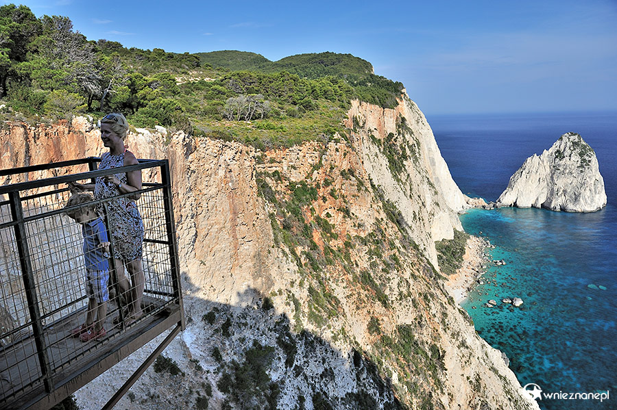 Zakynthos. Strome klify Keri. - foto: wnieznane.pl Zakynthos. Strome klify Keri. - foto: wnieznane.pl