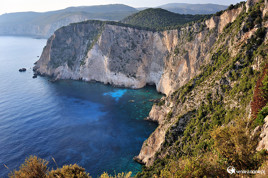 Zakynthos. Wspaniałe klifowe wybrzeże Keri. - foto: wnieznane.pl Zakynthos. Wspaniałe klifowe wybrzeże Keri. - foto: wnieznane.pl