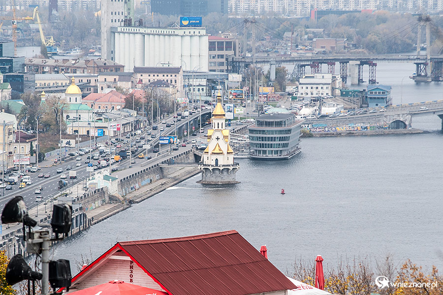 Kijów. Widok na miasto i Dniepr z okolic Pomnika Przyjaźni Narodów. - foto: wnieznane.pl Kijów. Widok na miasto i Dniepr z okolic Pomnika Przyjaźni Narodów. - foto: wnieznane.pl