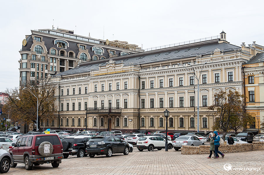 Kijów. Widok na plac obok Soboru Mądrości Bożej. - foto: wnieznane.pl Kijów. Widok na plac obok Soboru Mądrości Bożej. - foto: wnieznane.pl
