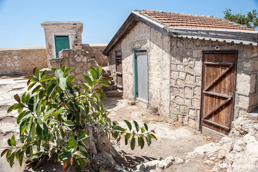 Cypr latem. Obok latarni morskiej w Pafos. - foto: wnieznane.pl Cypr latem. Obok latarni morskiej w Pafos. - foto: wnieznane.pl