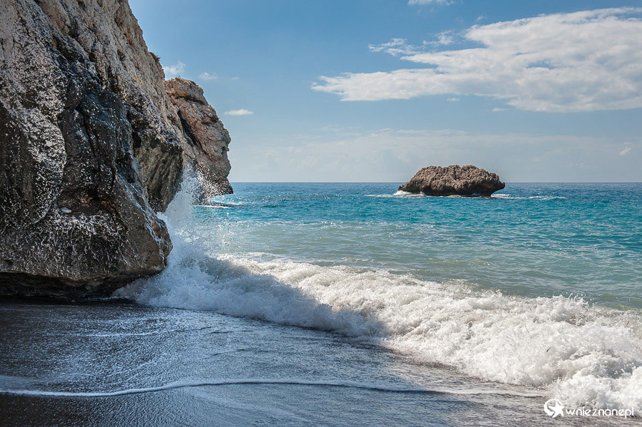 Cypr latem. Petra tou Romiou i Skała Afrodyty. - foto: wnieznane.pl Cypr latem. Petra tou Romiou i Skała Afrodyty. - foto: wnieznane.pl