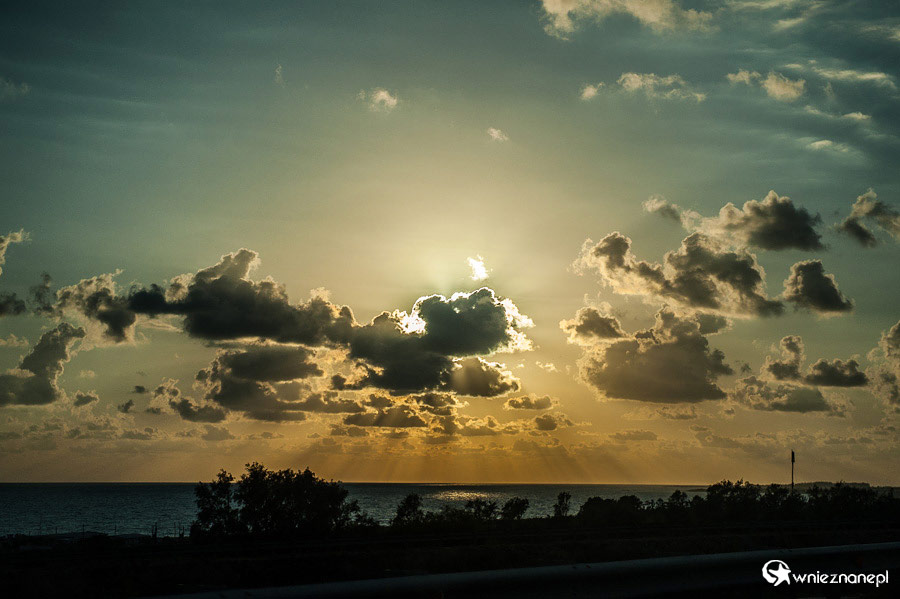 Cypr latem. Słońce zniża się ku zachodowi. - foto: wnieznane.pl Cypr latem. Słońce zniża się ku zachodowi. - foto: wnieznane.pl