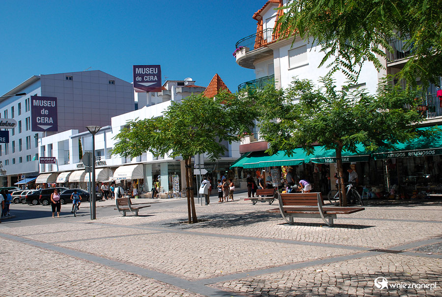 Fatima. Museu de Cera mieści się przy Rua Jacinta Marto. - foto: wnieznane.pl Fatima. Museu de Cera mieści się przy Rua Jacinta Marto. - foto: wnieznane.pl