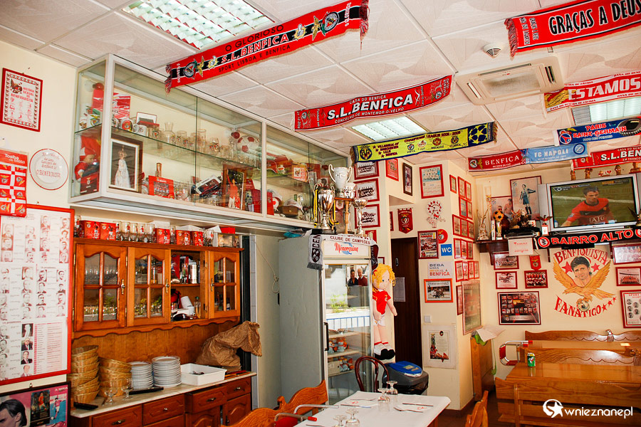 Fatima. Tutaj nie ma złudzeń, komu sprzyjają miejscowi kibice. - foto: wnieznane.pl Fatima. Tutaj nie ma złudzeń, komu sprzyjają miejscowi kibice. - foto: wnieznane.pl