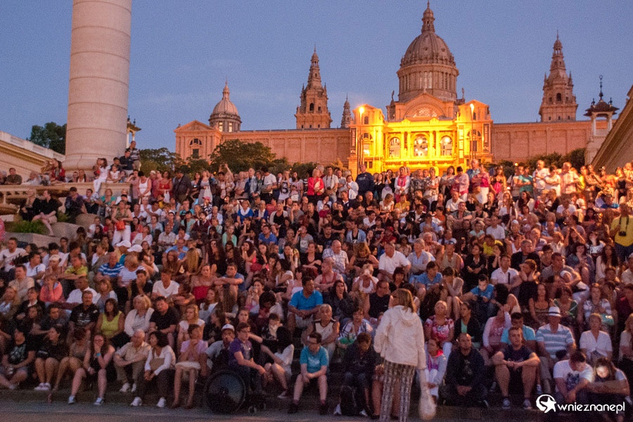 Barcelona. Font Magica ściąga ogromne rzesze turystów. - foto: wnieznane.pl Barcelona. Font Magica ściąga ogromne rzesze turystów. - foto: wnieznane.pl