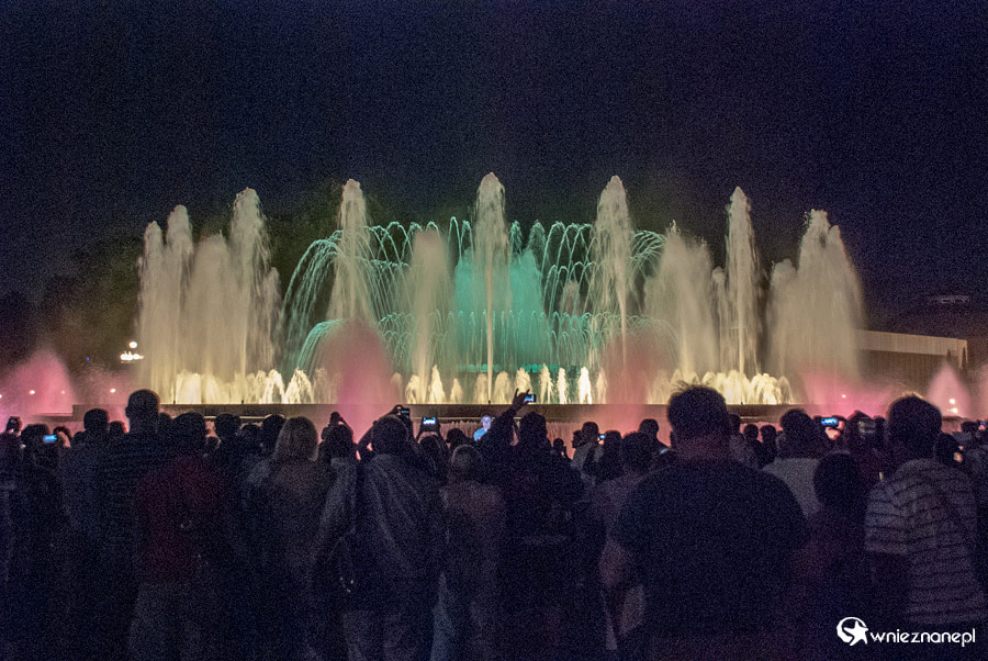 Barcelona. Font Magica to istny mix wody, muzyki i świateł. - foto: wnieznane.pl Barcelona. Font Magica to istny mix wody, muzyki i świateł. - foto: wnieznane.pl