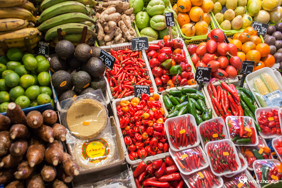 Barcelona. Rozmaitości na straganie na targu La Boqueira. - foto: wnieznane.pl Barcelona. Rozmaitości na straganie na targu La Boqueira. - foto: wnieznane.pl