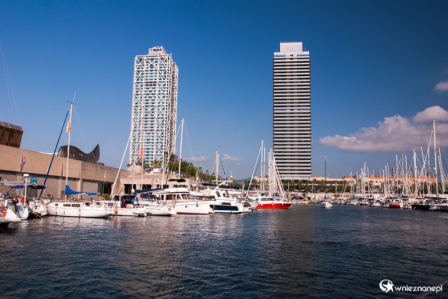 Barcelona. Rejs katamaranem. Wszystko się zaczyna w porcie olimpijskim. - foto: wnieznane.pl Barcelona. Rejs katamaranem. Wszystko się zaczyna w porcie olimpijskim. - foto: wnieznane.pl