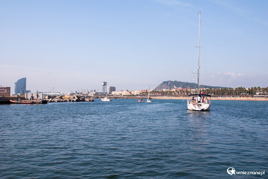 Barcelona. U ujścia portu olimpijskiego. - foto: wnieznane.pl Barcelona. U ujścia portu olimpijskiego. - foto: wnieznane.pl