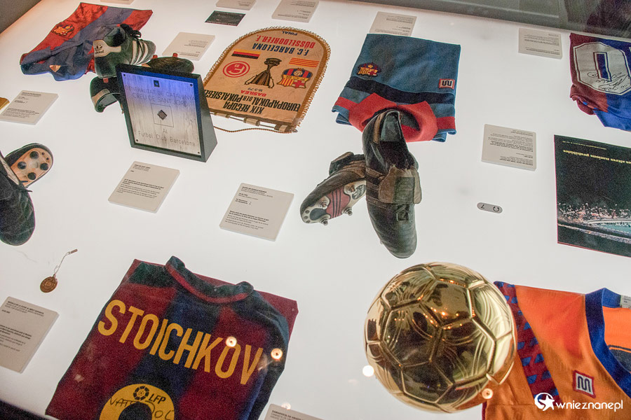 Barcelona. Camp Nou. W klubowym muzeum nie brakuje klasycznych eksponatów. - foto: wnieznane.pl Barcelona. Camp Nou. W klubowym muzeum nie brakuje klasycznych eksponatów. - foto: wnieznane.pl