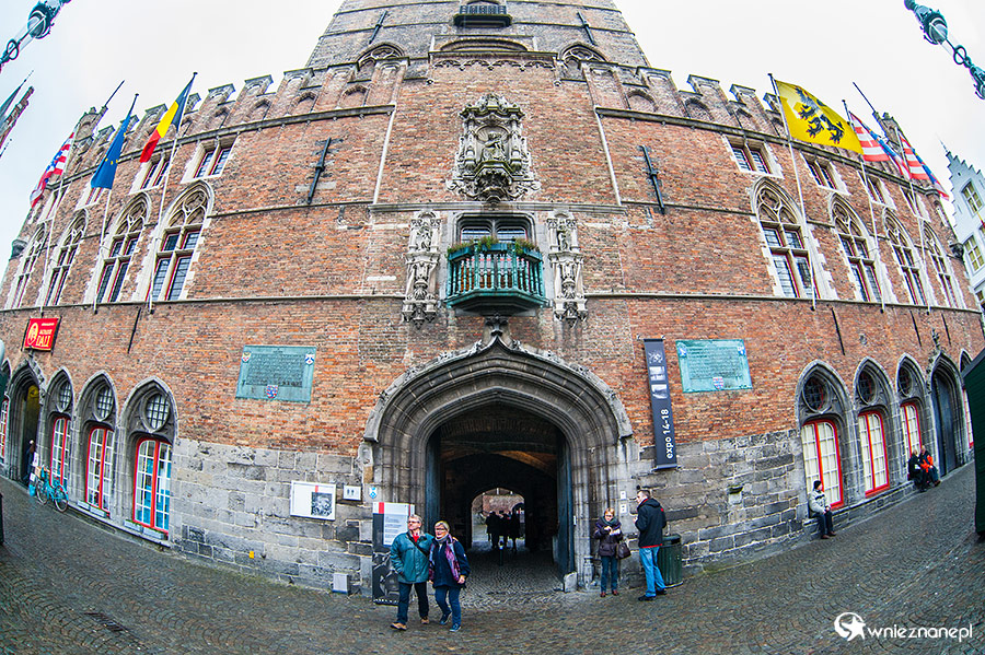 Brugia (Brugge). Wejście do dzwonnicy (Belfort). - foto: wnieznane.pl Brugia (Brugge). Wejście do dzwonnicy (Belfort). - foto: wnieznane.pl