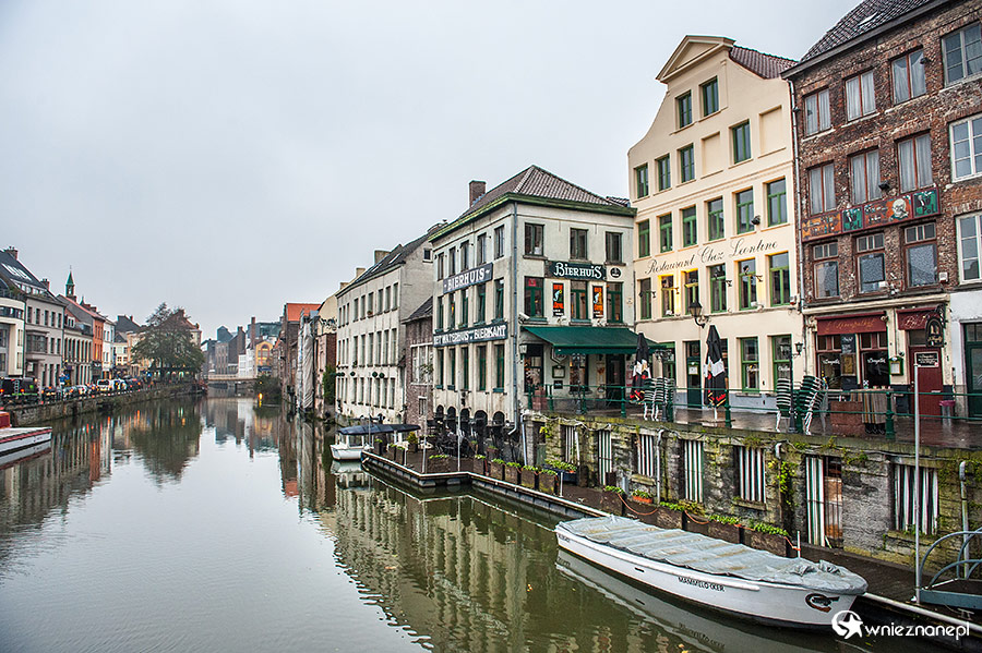 Gandawa (Gent). Rzeka Leie (Lys), przepływająca przez centrum miasta. - foto: wnieznane.pl Gandawa (Gent). Rzeka Leie (Lys), przepływająca przez centrum miasta. - foto: wnieznane.pl