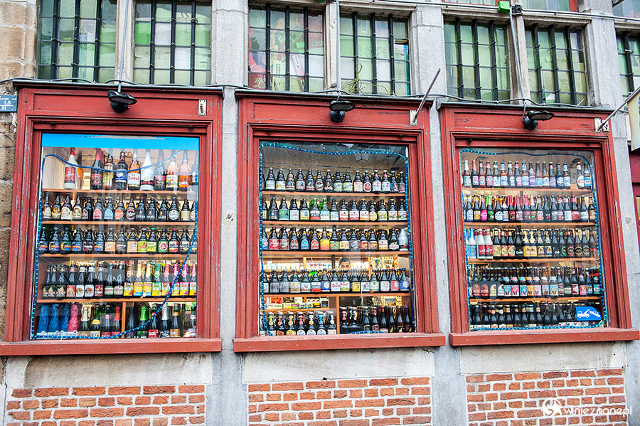 Gandawa (Gent).Sklep z piwem przy placu Sint Veerleplein. - foto: wnieznane.pl Gandawa (Gent).Sklep z piwem przy placu Sint Veerleplein. - foto: wnieznane.pl