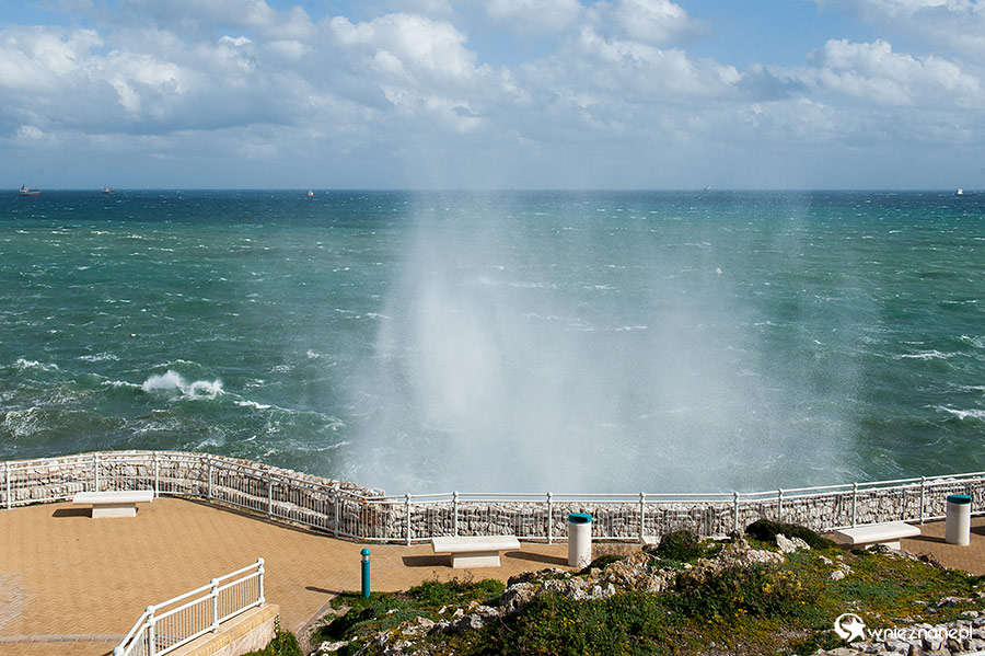 Gibraltar. Wzburzone wody Morza Śródziemnego. - foto: wnieznane.pl Gibraltar. Wzburzone wody Morza Śródziemnego. - foto: wnieznane.pl