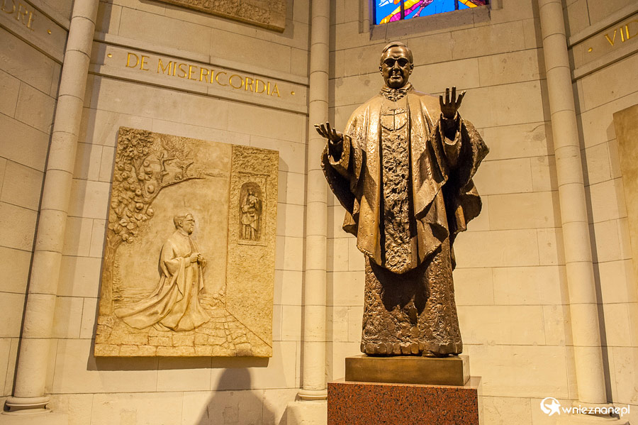 Madryt. Wnętrze katedry, Catedral de la Almudena. - foto: wnieznane.pl Madryt. Wnętrze katedry, Catedral de la Almudena. - foto: wnieznane.pl