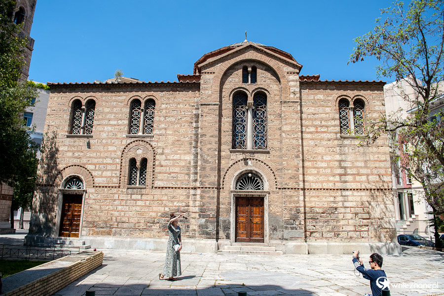 Ateny. Jeden z kościołów w dzielnicy Plaka. - foto: wnieznane.pl Ateny. Jeden z kościołów w dzielnicy Plaka. - foto: wnieznane.pl