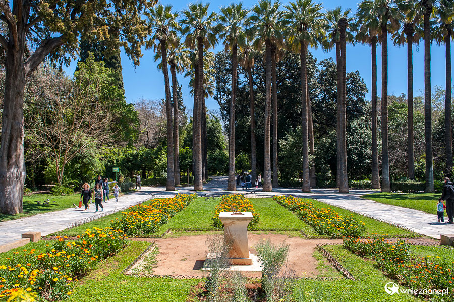 Ateny. Jeden z miejskich parków. - foto: wnieznane.pl Ateny. Jeden z miejskich parków. - foto: wnieznane.pl