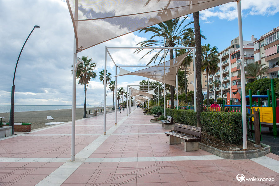 Andaluzja. Promenada w Esteponie. - foto: wnieznane.pl Andaluzja. Promenada w Esteponie. - foto: wnieznane.pl