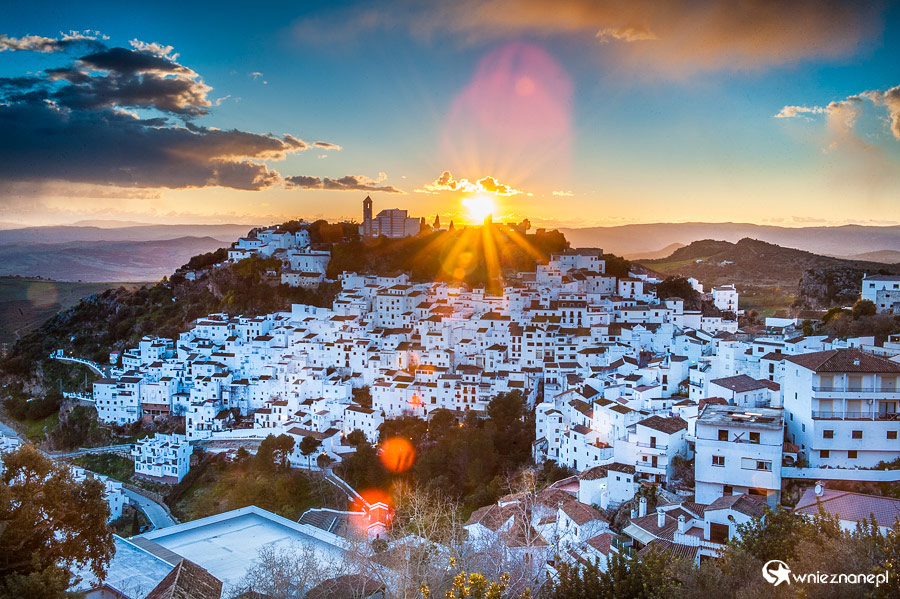 Andaluzja. Piękny zachód słońca w Casares. - foto: wnieznane.pl Andaluzja. Piękny zachód słońca w Casares. - foto: wnieznane.pl