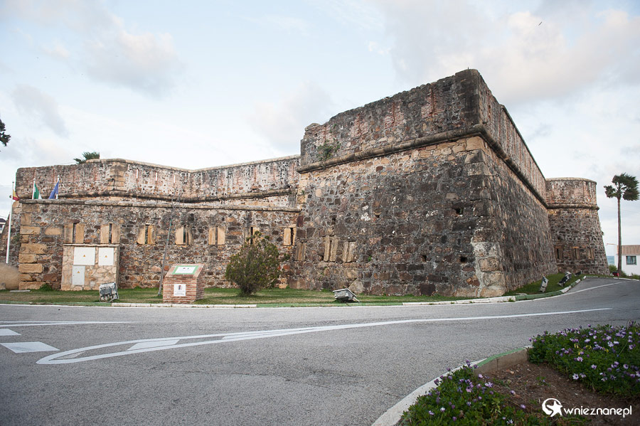 Andaluzja. Forteca w Puerto de la Duquesa. - foto: wnieznane.pl Andaluzja. Forteca w Puerto de la Duquesa. - foto: wnieznane.pl