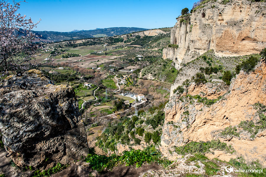 Ronda. Widok na wąwóz El Tajo. - foto: wnieznane.pl Ronda. Widok na wąwóz El Tajo. - foto: wnieznane.pl