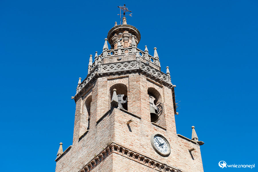 Ronda. Wieża Iglesia Santa Maria la Mayor. - foto: wnieznane.pl Ronda. Wieża Iglesia Santa Maria la Mayor. - foto: wnieznane.pl
