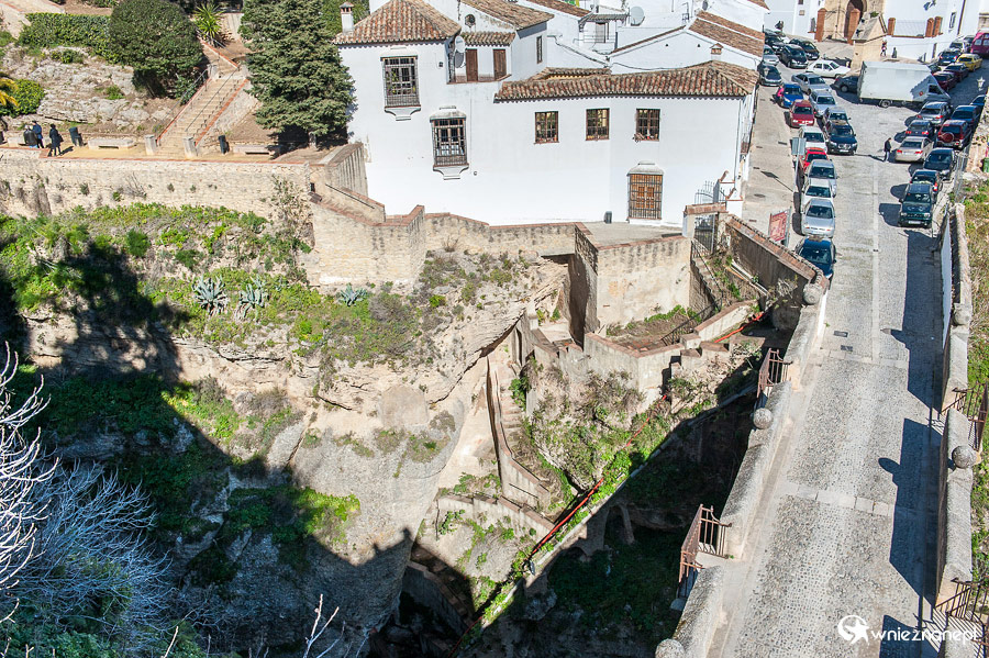 Ronda. Widok na Puente Viejo i Puente San Miguel. - foto: wnieznane.pl Ronda. Widok na Puente Viejo i Puente San Miguel. - foto: wnieznane.pl