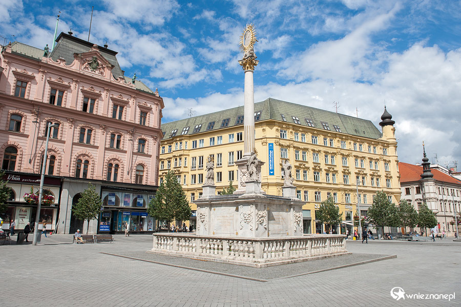 Brno. Kolumna morowa na Rynku. - foto: wnieznane.pl Brno. Kolumna morowa na Rynku. - foto: wnieznane.pl
