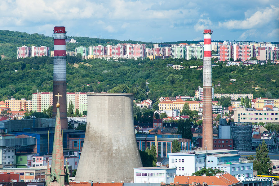Brno. Panorama miasta z wieży katedralnej. - foto: wnieznane.pl Brno. Panorama miasta z wieży katedralnej. - foto: wnieznane.pl