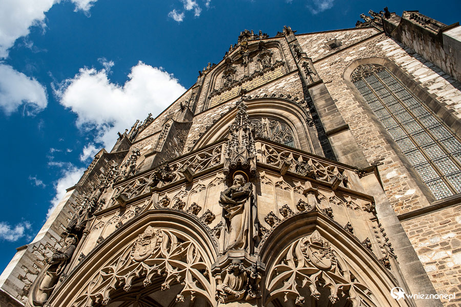 Brno. Fasada Katedry św. Piotra i Pawła. - foto: wnieznane.pl Brno. Fasada Katedry św. Piotra i Pawła. - foto: wnieznane.pl