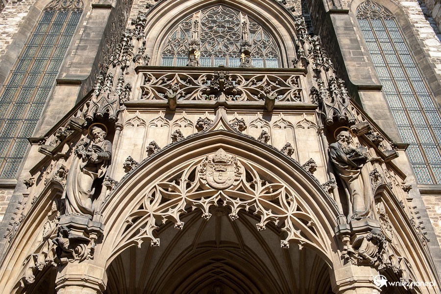 Brno. Fasada Katedry św. Piotra i Pawła. - foto: wnieznane.pl Brno. Fasada Katedry św. Piotra i Pawła. - foto: wnieznane.pl