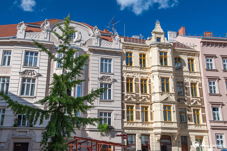Brno. Budynki w zabytkowym centrum. - foto: wnieznane.pl Brno. Budynki w zabytkowym centrum. - foto: wnieznane.pl