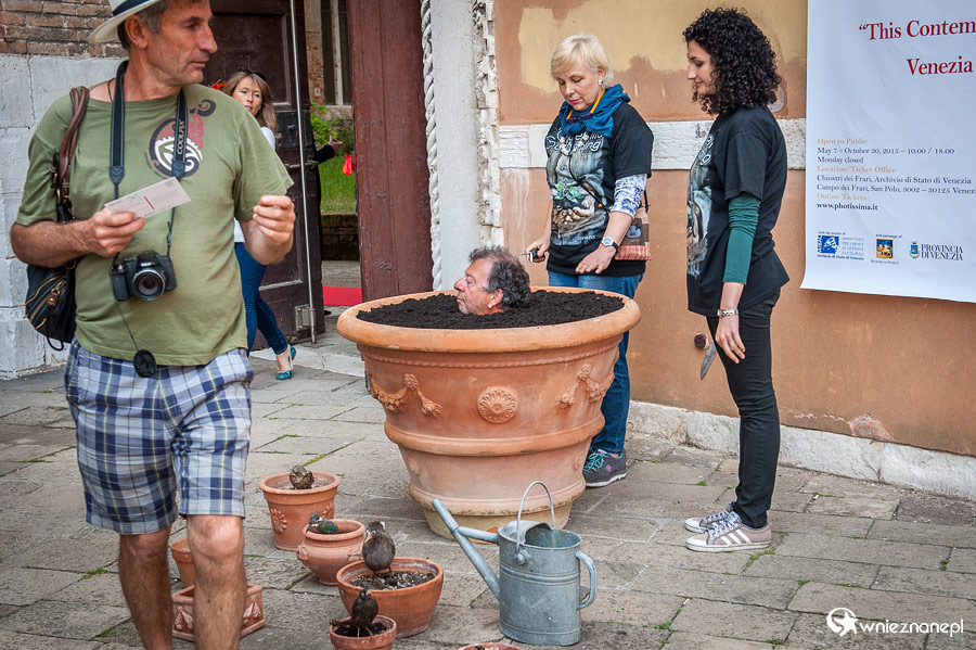Wenecja. Ekspozycja przed Basilica dei Frari. - foto: wnieznane.pl Wenecja. Ekspozycja przed Basilica dei Frari. - foto: wnieznane.pl