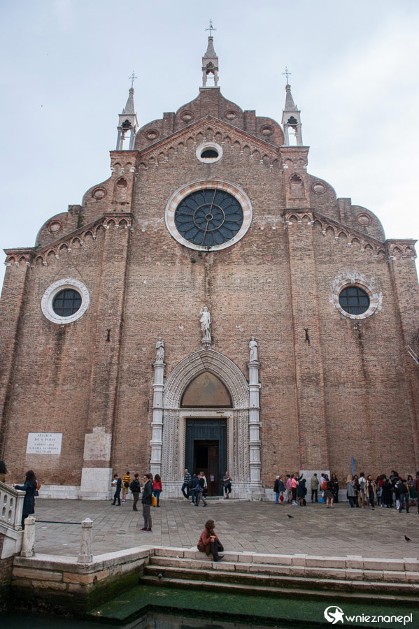 Wenecja. Monumentalna Basilica dei Frari. - foto: wnieznane.pl Wenecja. Monumentalna Basilica dei Frari. - foto: wnieznane.pl