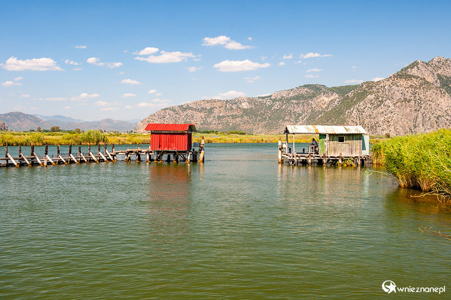 Rejs po rzece Dalyan. - foto: wnieznane.pl Rejs po rzece Dalyan. - foto: wnieznane.pl