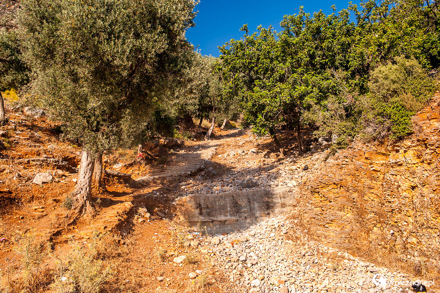 Oludeniz. Pieszy szlak na Górę Babadag. - foto: wnieznane.pl Oludeniz. Pieszy szlak na Górę Babadag. - foto: wnieznane.pl