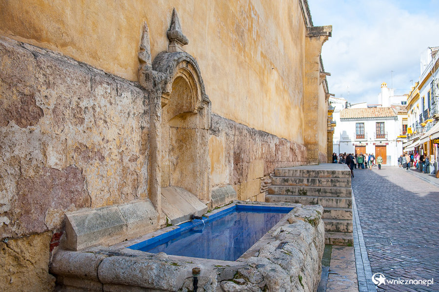 Kordoba. Katedra w Kordobie, czyli Mezquita. - foto: wnieznane.pl Kordoba. Katedra w Kordobie, czyli Mezquita. - foto: wnieznane.pl
