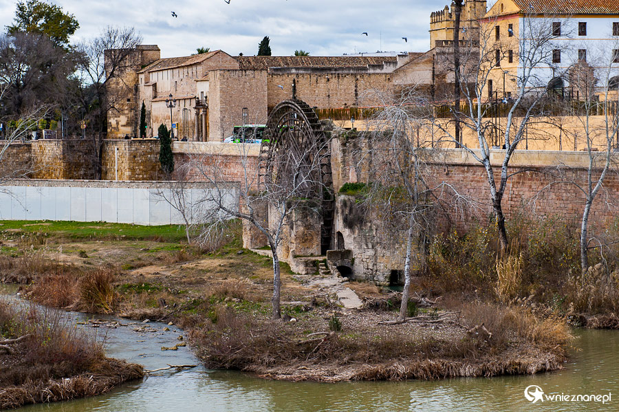 Kordoba. Zabytkowy młyn Molino de la Albolafia. - foto: wnieznane.pl Kordoba. Zabytkowy młyn Molino de la Albolafia. - foto: wnieznane.pl