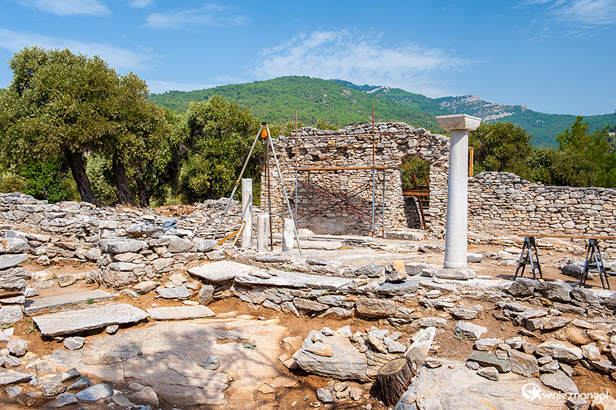Thassos. Starożytne ruiny w Aliki. - foto: wnieznane.pl Thassos. Starożytne ruiny w Aliki. - foto: wnieznane.pl