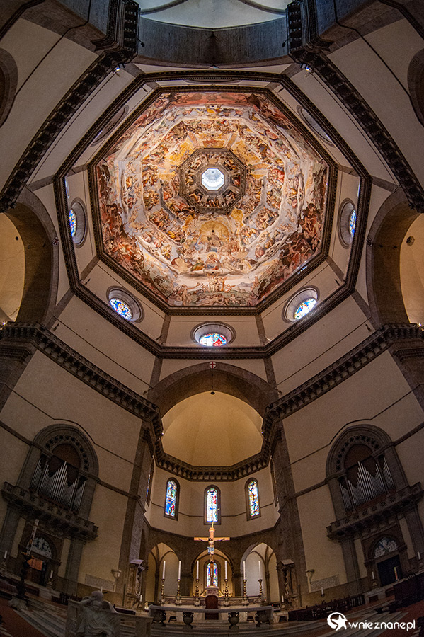 Florencja. Wnętrze Katedry Santa Maria del Fiore. - foto: wnieznane.pl Florencja. Wnętrze Katedry Santa Maria del Fiore. - foto: wnieznane.pl