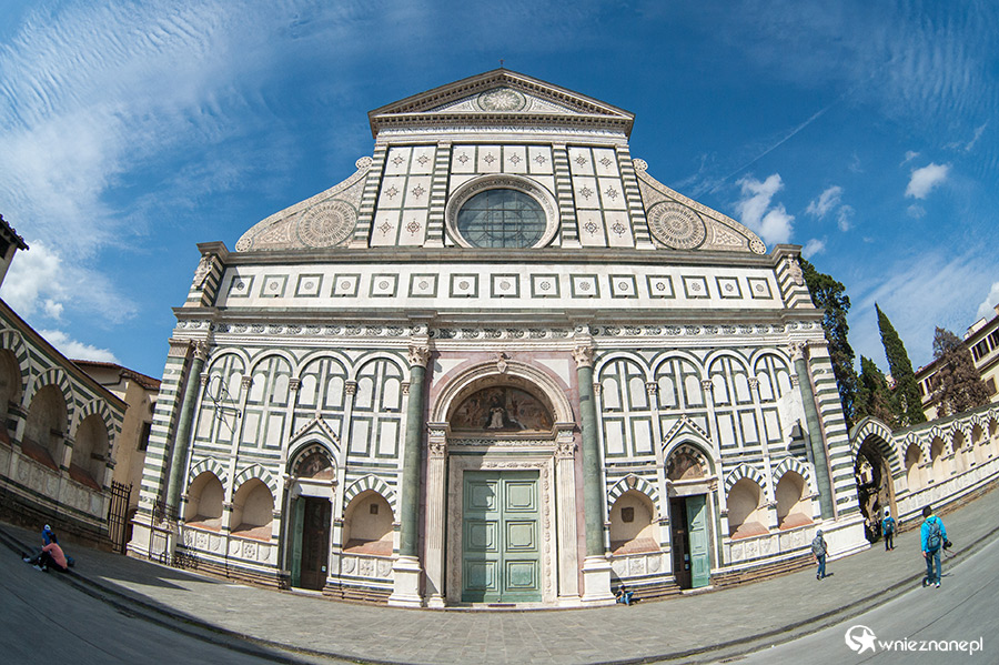 Florencja. Fasada główna Chiesa Santa Maria Novella. - foto: wnieznane.pl Florencja. Fasada główna Chiesa Santa Maria Novella. - foto: wnieznane.pl