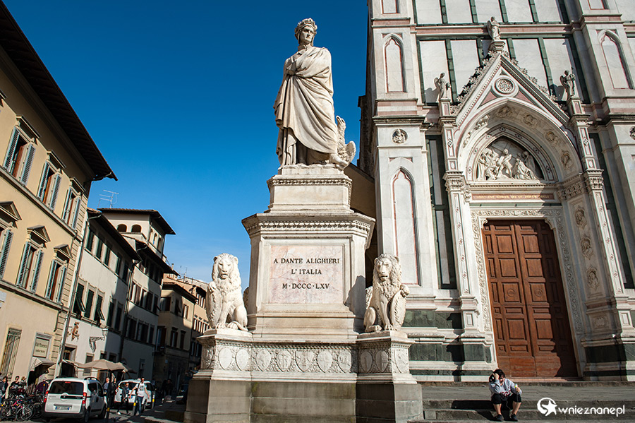 Florencja. Pomnik Dantego przy Bazylice Santa Croce. - foto: wnieznane.pl Florencja. Pomnik Dantego przy Bazylice Santa Croce. - foto: wnieznane.pl