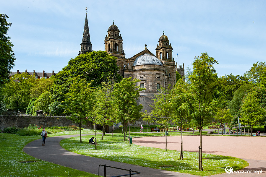 Edynburg. W ogrodach Princes Street Gardens. - foto: wnieznane.pl Edynburg. W ogrodach Princes Street Gardens. - foto: wnieznane.pl