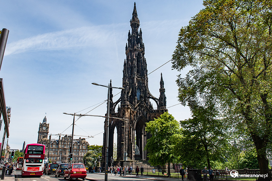 Edynburg. Imponujący gmach Scott Monument. - foto: wnieznane.pl Edynburg. Imponujący gmach Scott Monument. - foto: wnieznane.pl
