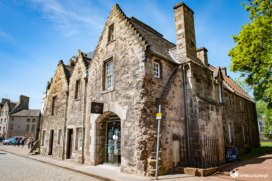 Edynburg. Na terenie Holyrood. - foto: wnieznane.pl Edynburg. Na terenie Holyrood. - foto: wnieznane.pl