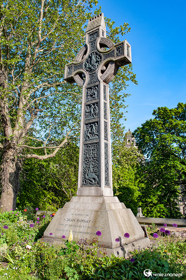 Edynburg. Pomnik w Princes Street Gardens. - foto: wnieznane.pl Edynburg. Pomnik w Princes Street Gardens. - foto: wnieznane.pl