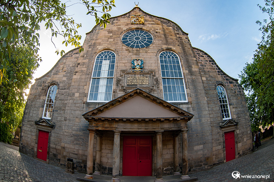 Edynburg. Kościół Canongate Kirk. - foto: wnieznane.pl Edynburg. Kościół Canongate Kirk. - foto: wnieznane.pl